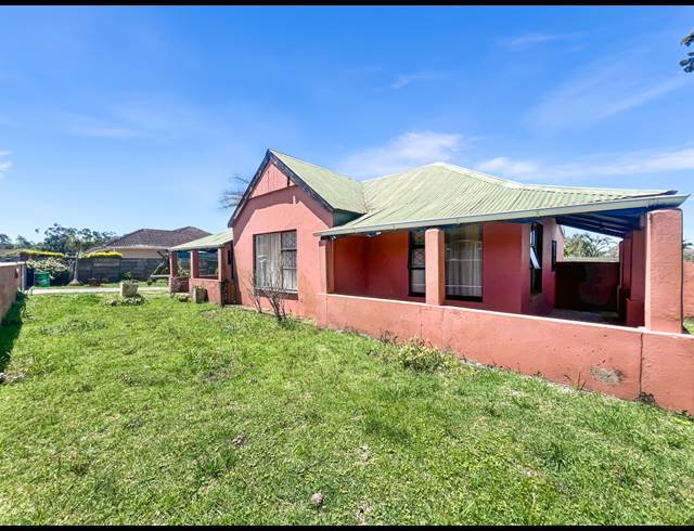 3 BEDROOM FREEHOLD FOR SALE IN WILLOW PARK